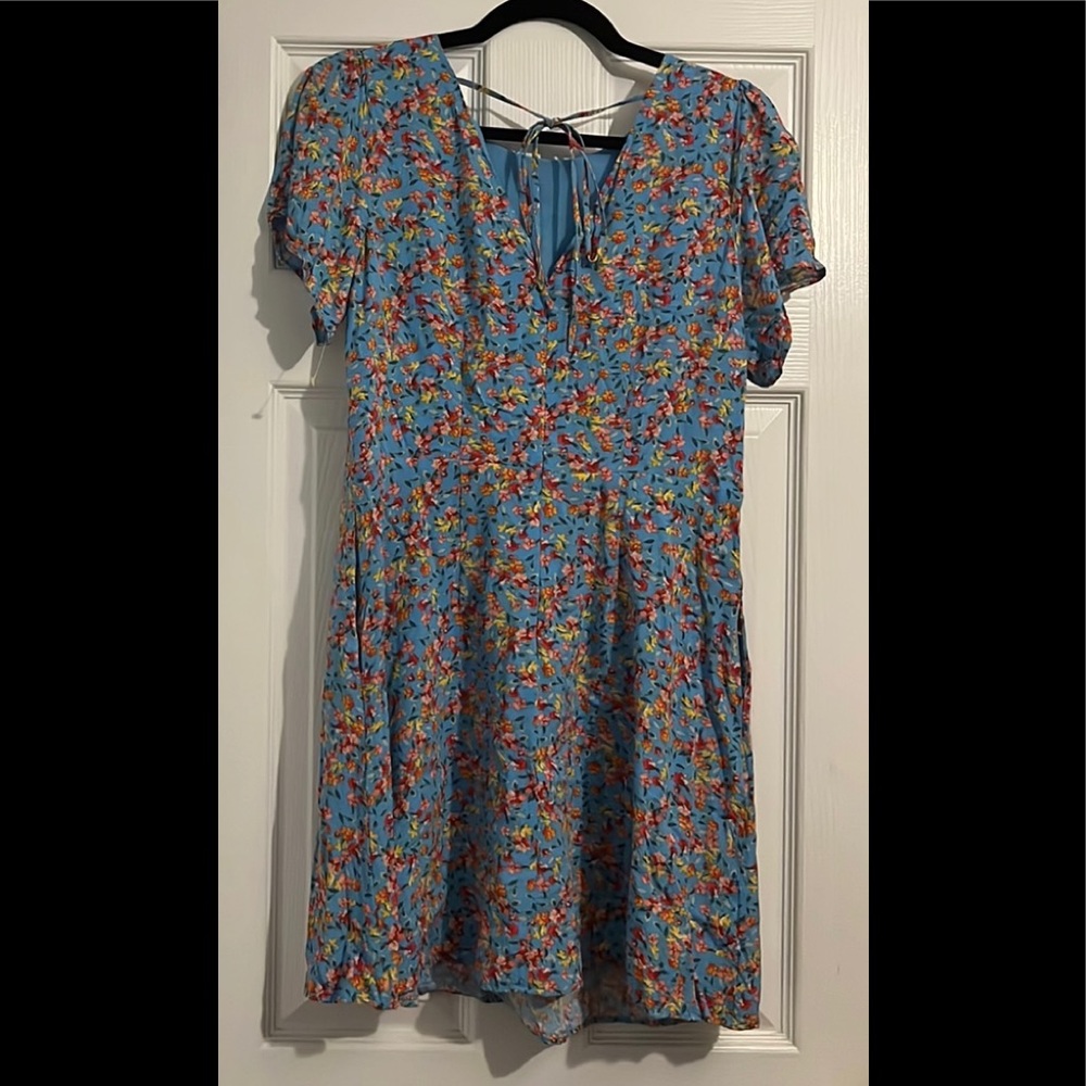 LOFT Dress
Size 4
New Without Tags
Adorable!